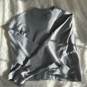 Aritzia TNA crew neck